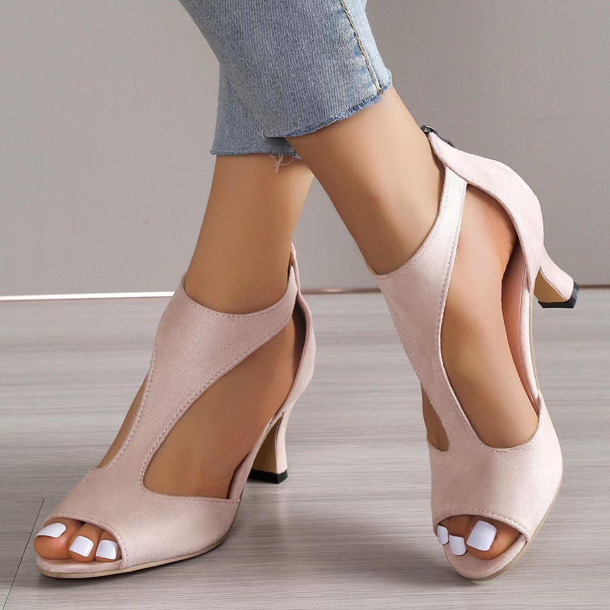 Novas Sandálias Femininas de C - Shoe Brush avaliação e preço
