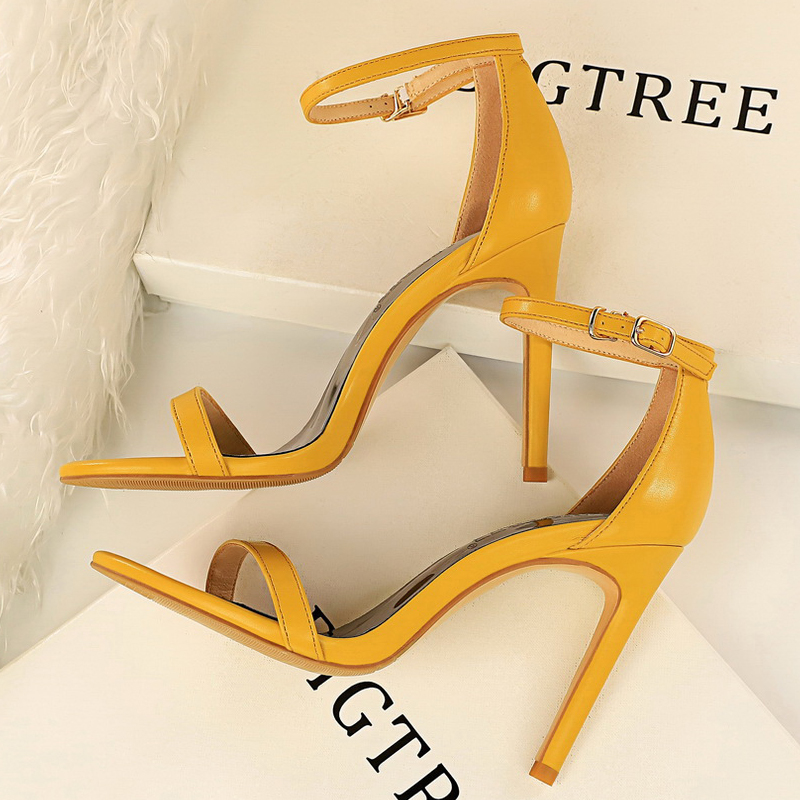 Sandálias Femininas BIGTREE de - Shoe Tree avaliação e preço